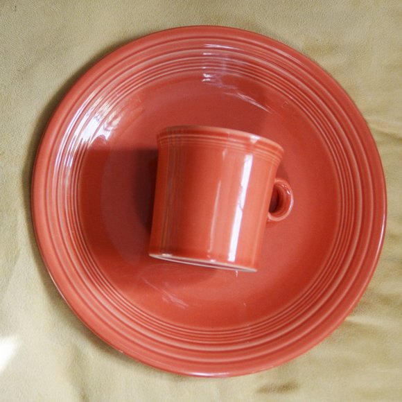 Poppy Fiesta Dinner Plate and Ring-handle Mug - Picture 2 of 9